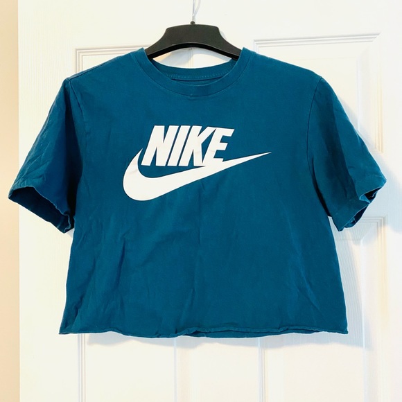 NIKE Cropped Tshirt Sz S - Picture 2 of 5